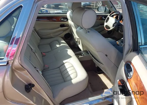 2003 Jaguar Xj Xj8 z USA, uszkodzony, nr VIN SAJDA14C63LF58922